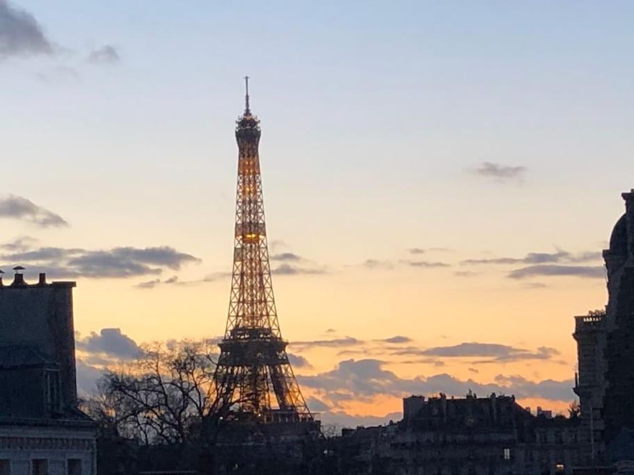View Eiffel Tower * Parigi